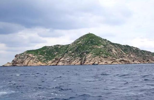 远离都市的繁华喧嚣,享受热带海岛的风情浪漫