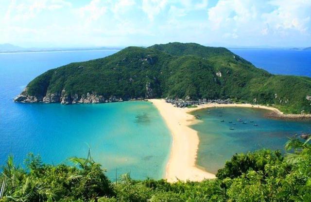 远离都市的繁华喧嚣,享受热带海岛的风情浪漫