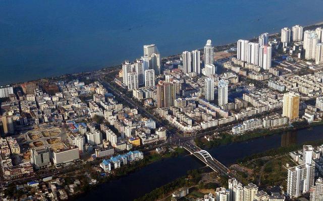 唯一禁止外国人入内的城市,中国人参观也要预约,人口仅有400人