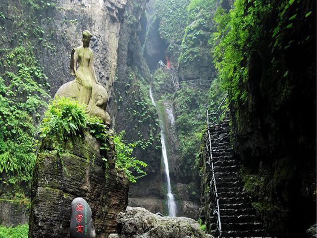 “天下第一峡”百里峡，天然的大氧吧。游客：令人神清气爽