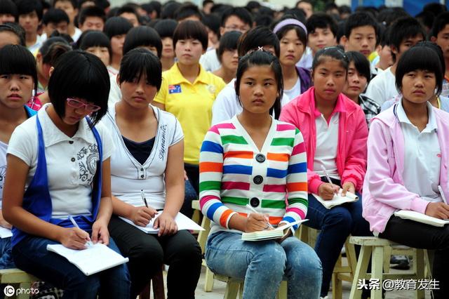 家长如何做好青少年的家庭教育?