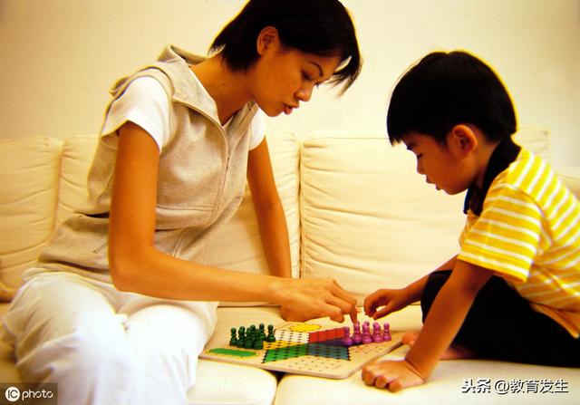 家长如何做好青少年的家庭教育?