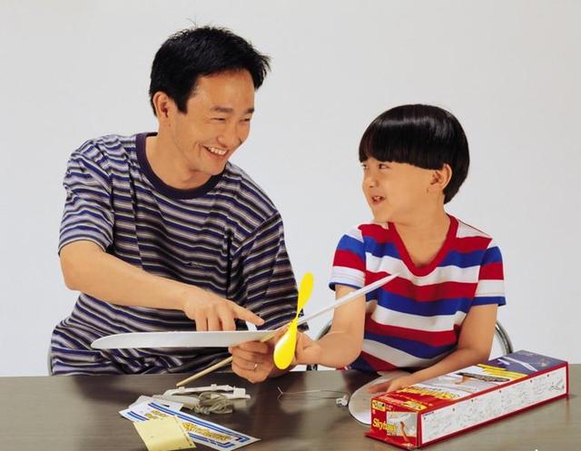 究竟是天才还是白痴,谈父母对青少年的教育问题