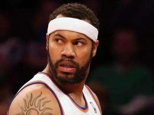 NBA历史十大趣事:韦德把对手球鞋扔界外,巴克利亲驴屁股