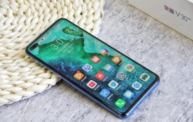 同价位5G旗舰,荣耀、小米、realme选哪个?看看这些对比就知道了
