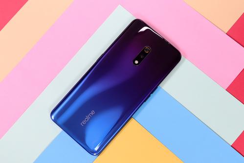 Realme X性价比颜值都很高，适合学生党入手