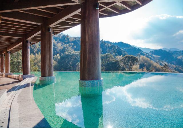 藏在高山上旅行地，全球度假村Top50之一的十字水，太吸引人了！