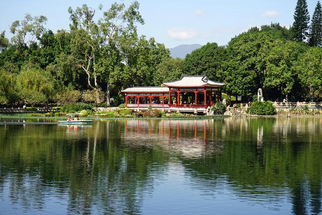 福州历史最悠久的公园，与杭州西湖同名，被誉为“福建园林明珠”
