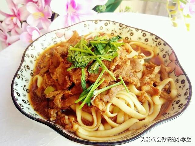 真香警告!这种面汤鲜肉嫩面劲道,每一口都能吃出绝妙味道