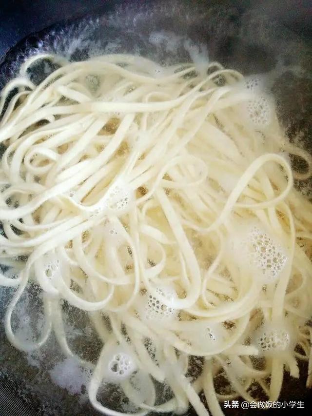 真香警告!这种面汤鲜肉嫩面劲道,每一口都能吃出绝妙味道