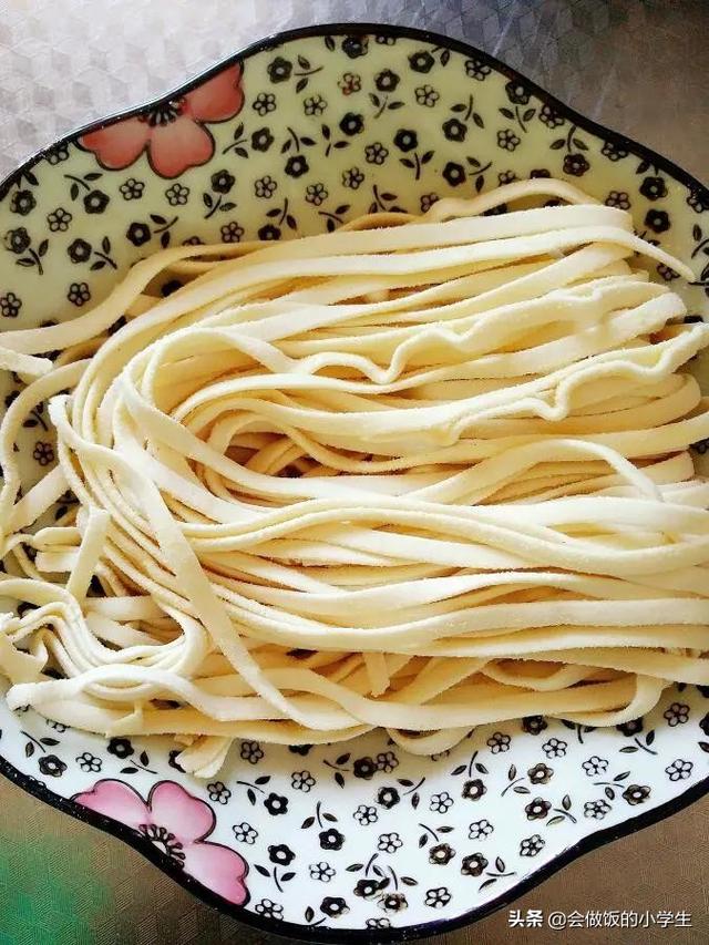 真香警告!这种面汤鲜肉嫩面劲道,每一口都能吃出绝妙味道