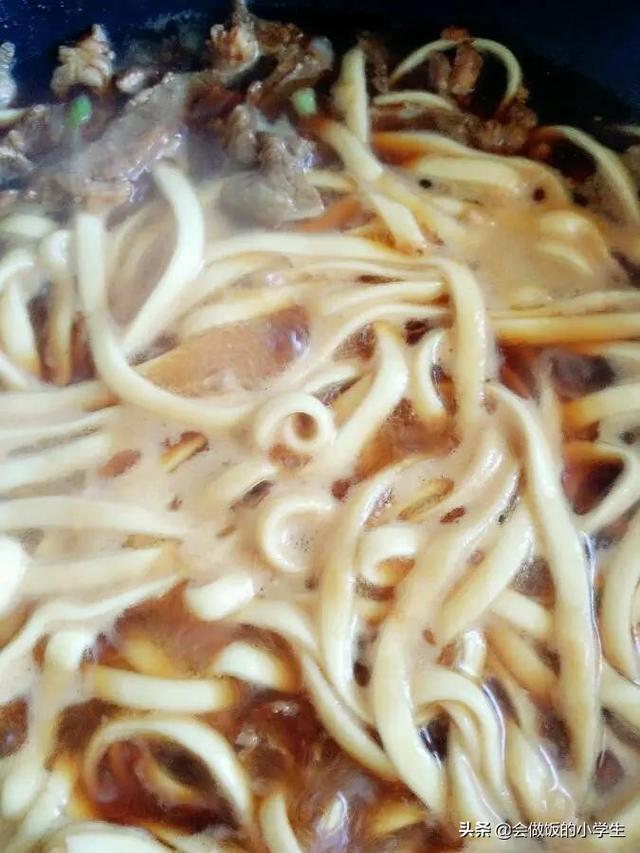 真香警告!这种面汤鲜肉嫩面劲道,每一口都能吃出绝妙味道