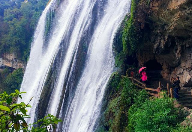 去贵州看水，首推黄果树瀑布，毕竟中国第一大瀑布