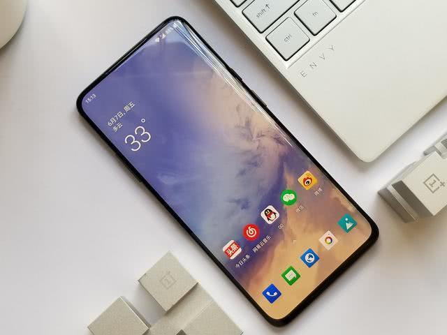 百元机就一定很差吗?这3款性价比极高,适合拿来做备用机