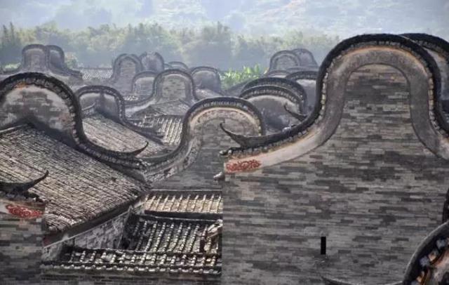广东最美古村,穿越历史而来的古村,有你没见过的锅耳墙