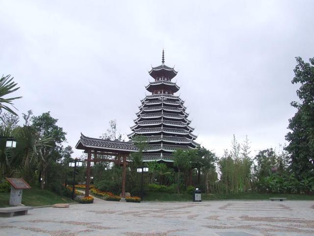 中国最美的海滨旅游城市，风景优美，气候宜人