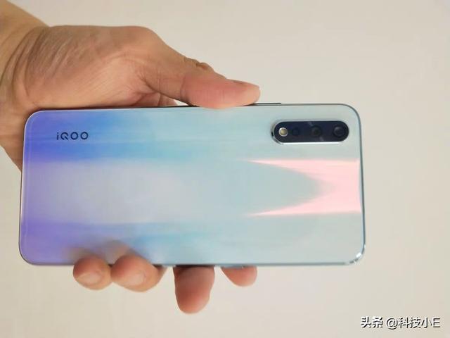 vivo彻底清仓,12G运存+UFS3.0+大电池,骁龙855Plus手机跌至2398