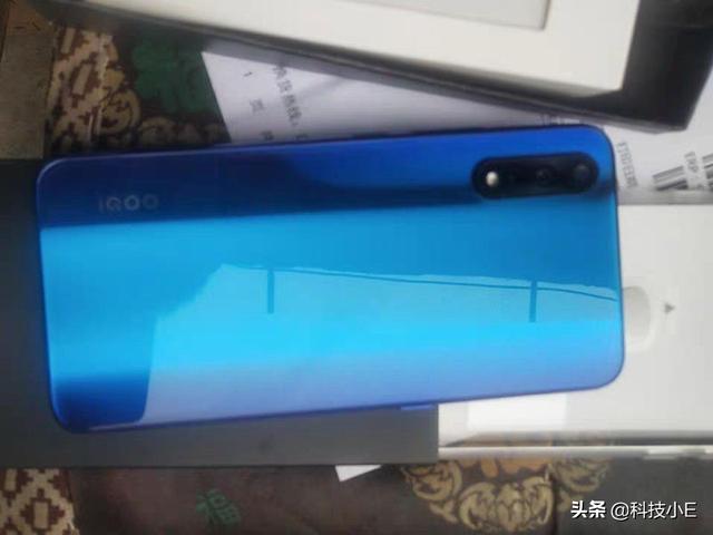vivo彻底清仓,12G运存+UFS3.0+大电池,骁龙855Plus手机跌至2398