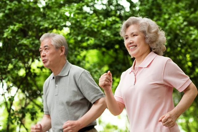 吃了降压药，血压为什么还忽高忽低？老年人更要注意，建议看一下