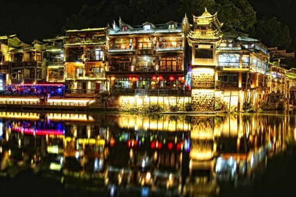 一个奇幻一个浪漫,张家界和凤凰才是最佳CP组合,极具民族风情