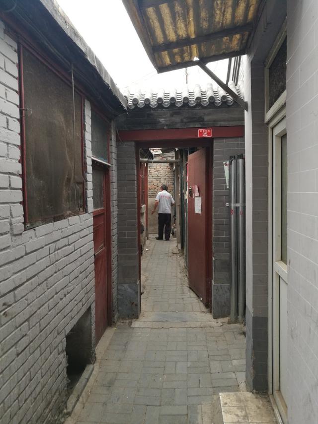 北京老胡同保护的两难：胡同是给人观赏的，还是给居民居住的？