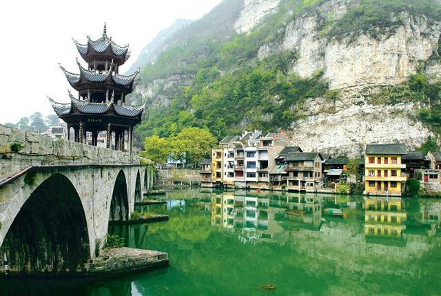 不用去大理丽江了！贵州这个古镇古风纯朴，河水穿城而过