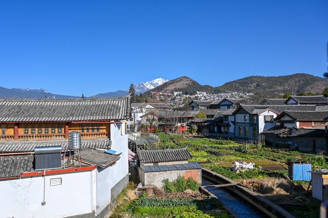 云南丽江最美民宿之一,躺在床上就可以看到玉龙雪山,性价比超高