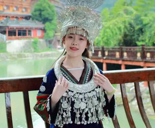 苗寨美女困惑:为何我们的“银饰”既漂亮又便宜,游客却很少买?