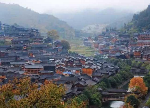 苗寨美女困惑:为何我们的“银饰”既漂亮又便宜,游客却很少买?