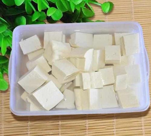 吃豆制品容易得肾结石,还可能患上乳腺癌?其实答案完全相反