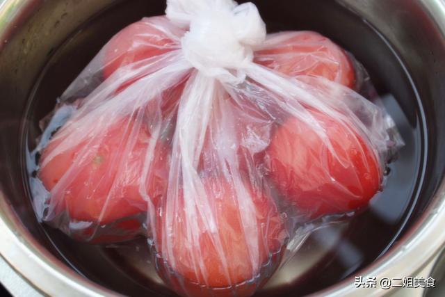 西红柿放冰箱容易软烂,菜农教您一招,放久也不坏,不怕多买