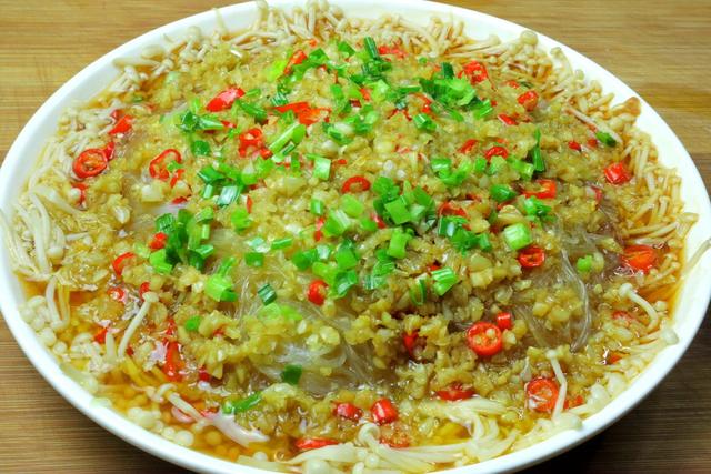 金针菇和它是绝配,一蒸一拌,开胃下饭,比大鱼大肉吃着都过瘾