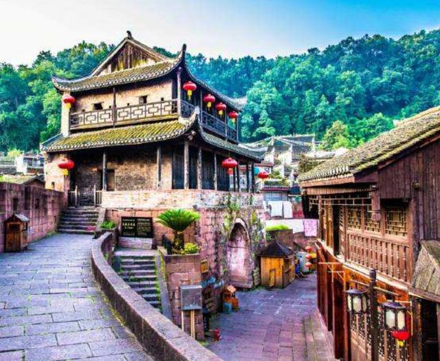 凤凰古城不可错过的4处景点,细细观赏,你会发现不一样的美景