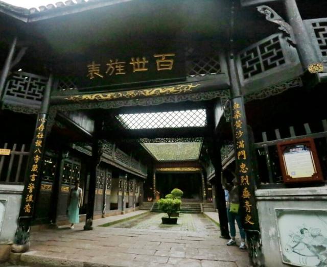 凤凰古城不可错过的4处景点,细细观赏,你会发现不一样的美景