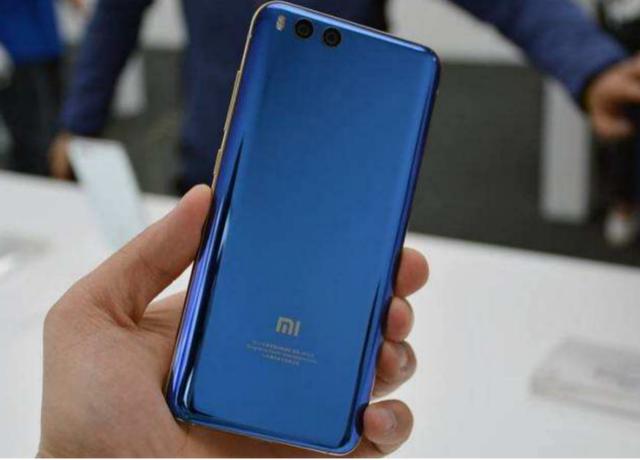 小米新机曝光,售价1999必买!你的下一部小屏机何必是iPhone9?