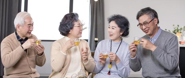 这4个表现就是健康预兆,长寿老人都有!你中了几个?