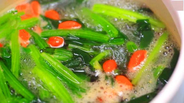 经常用眼,多吃这俩宝,缓解眼干眼疲劳
