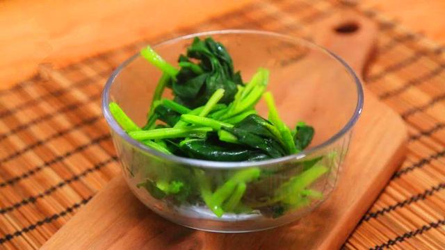 经常用眼,多吃这俩宝,缓解眼干眼疲劳