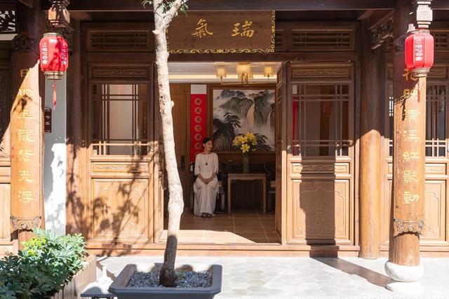 大理苍山下洱海边的白族院落民宿,去闻闻大理的春天丨泊心云舍