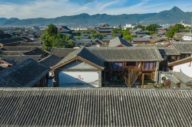 大理苍山下洱海边的白族院落民宿,去闻闻大理的春天丨泊心云舍