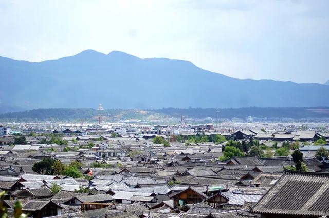 大理苍山下洱海边的白族院落民宿,去闻闻大理的春天丨泊心云舍