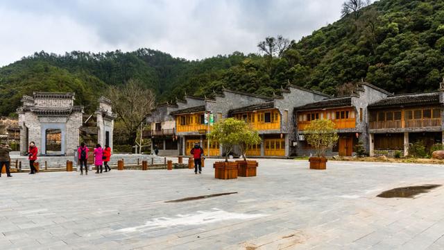 江西被忽略的古镇,有“瓷之源、茶之乡、林之海”美称,在景德镇