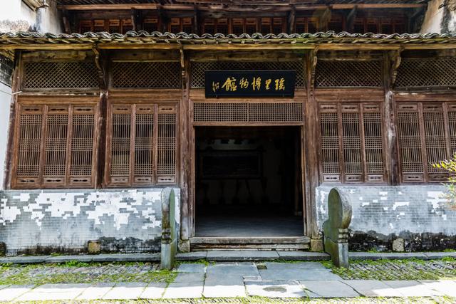 江西被忽略的古镇,有“瓷之源、茶之乡、林之海”美称,在景德镇