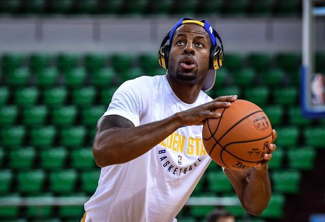 NBA中恶习的危害,球员夜生活成常态,还有球员差点丧命