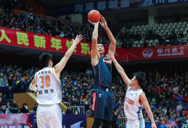 后撤步在NBA是很高效的得分手段,为什么在CBA却很少使用?