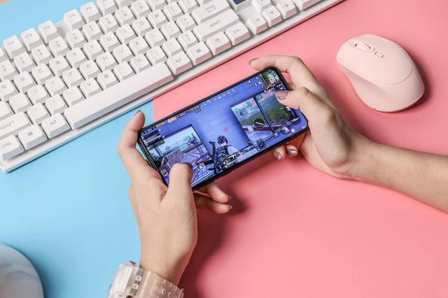 vivo更胜一筹,骁龙855Plus+12G+4500mAh+4800万三摄,对标魅族
