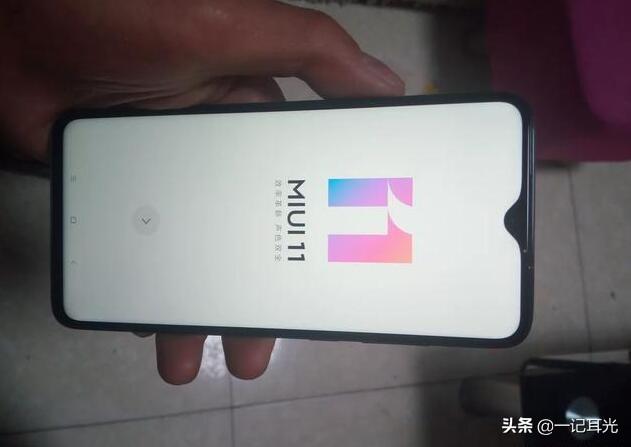 小米千元机再降200元,高像素+大电量+NFC!销量跻身全球第十
