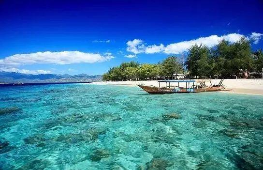 比巴厘岛还美，却少有人知，龙目岛圆你海岛梦