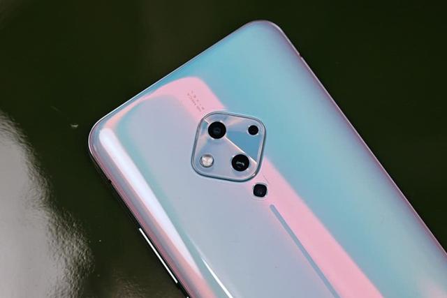 现在买vivo S5划算吗？不到2000元，骁龙712配旗舰级自拍