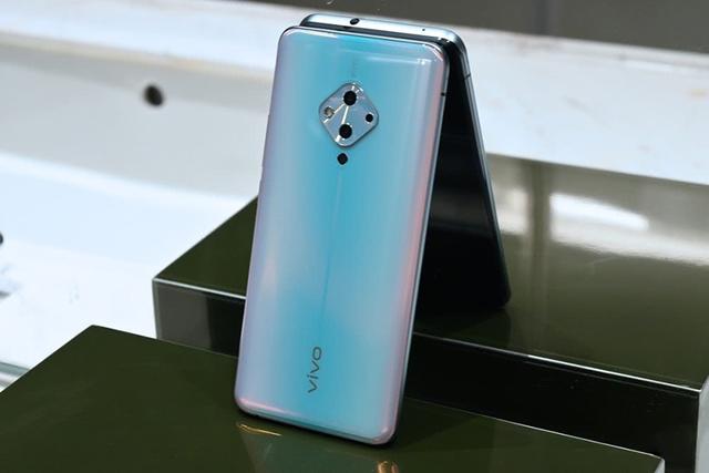 现在买vivo S5划算吗？不到2000元，骁龙712配旗舰级自拍